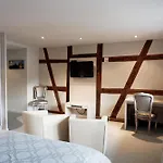L Ecrevisse Hotel