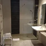 L Ecrevisse Hotel