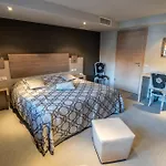 Hotel L Ecrevisse